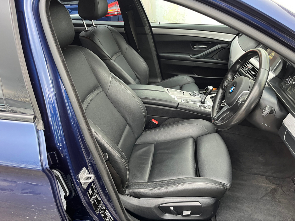 2016 BMW 5 Series - image 13