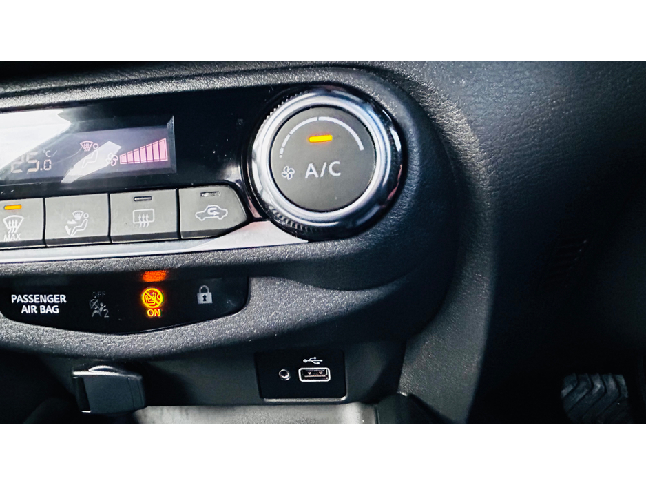 2023 Nissan Juke AUTOMATIC HYBRID REAR CAMERA AND FRONT & REAR PARK SESNORS €25,995