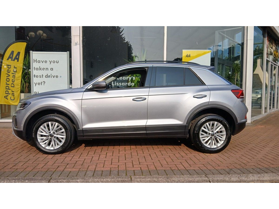 2023 Volkswagen T-Roc 2.0 TDI 116HP Life, Pyrite Silver 46km. €29,950