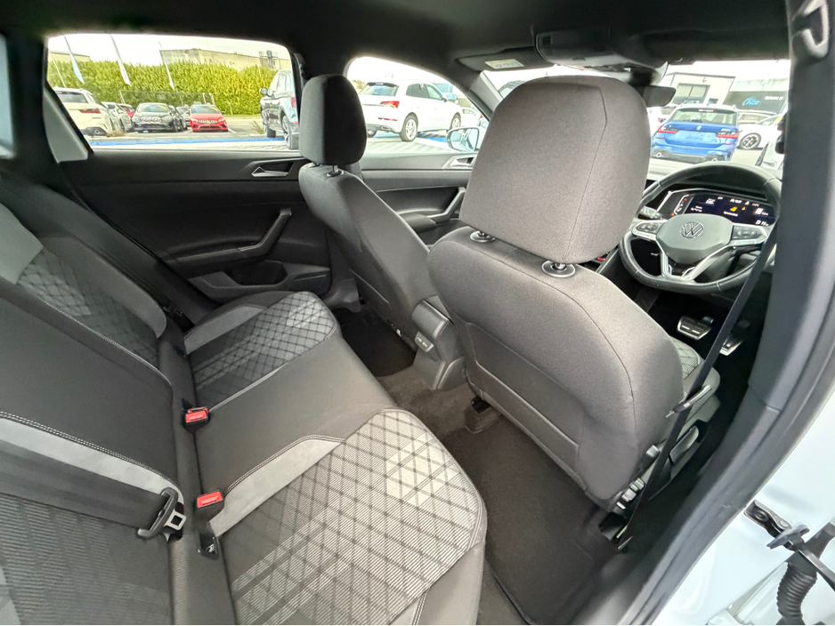 2022 Volkswagen Polo - image 30