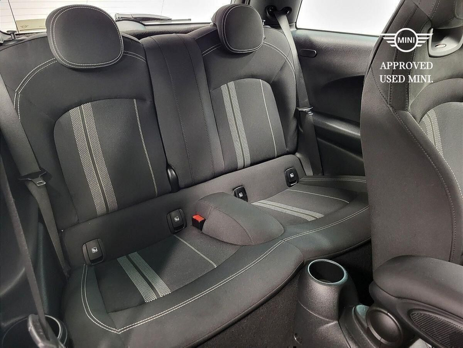 2024 MINI Hatch 3-Door Cooper Sport €29,975