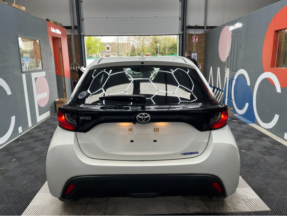 2022 Toyota Yaris - image 3