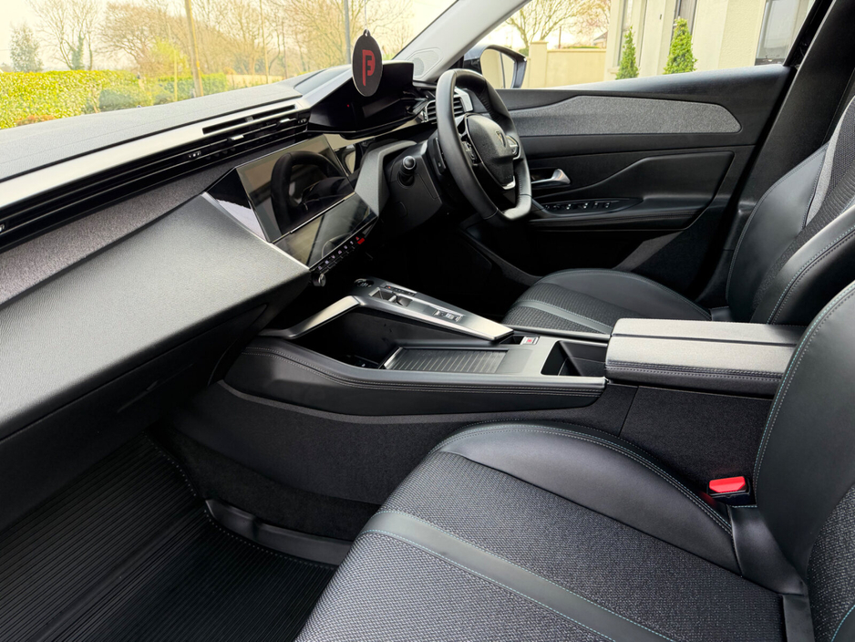 2023 Peugeot 308 - image 15