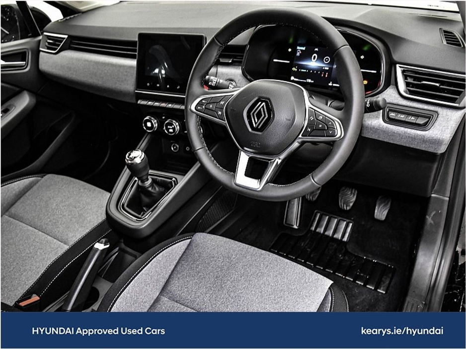 2025 Renault Clio - image 6