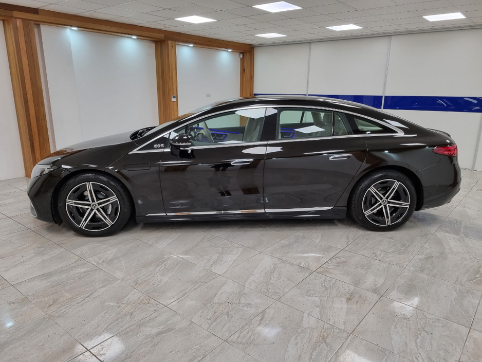 2022 Mercedes-Benz EQS - image 4