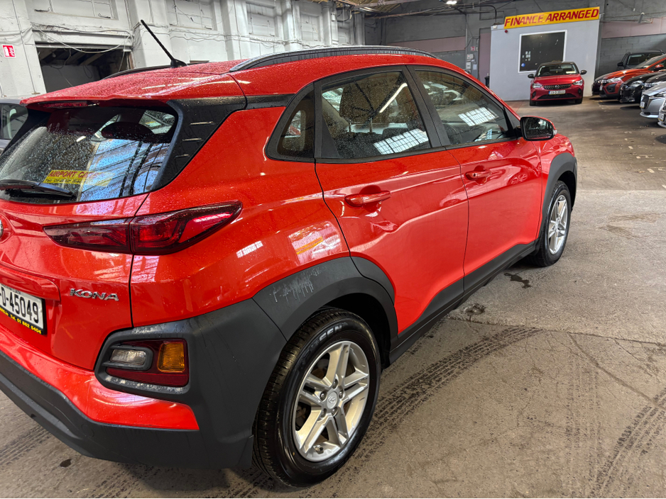 2019 Hyundai Kona - image 2