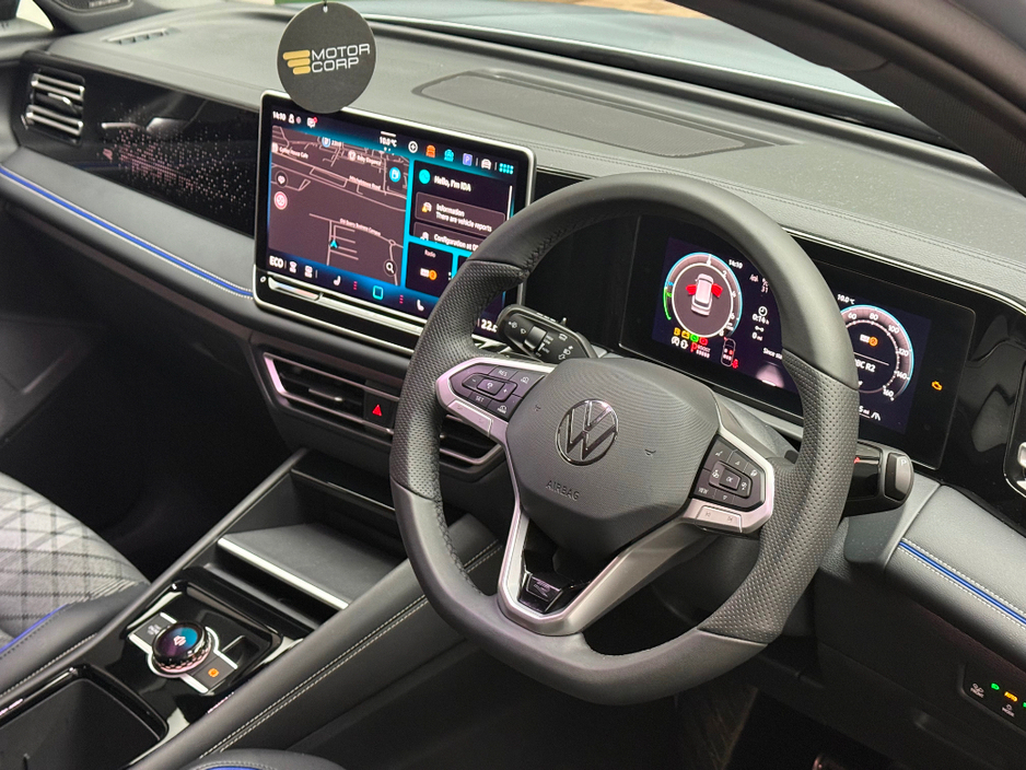 2025 Volkswagen Tiguan - image 10