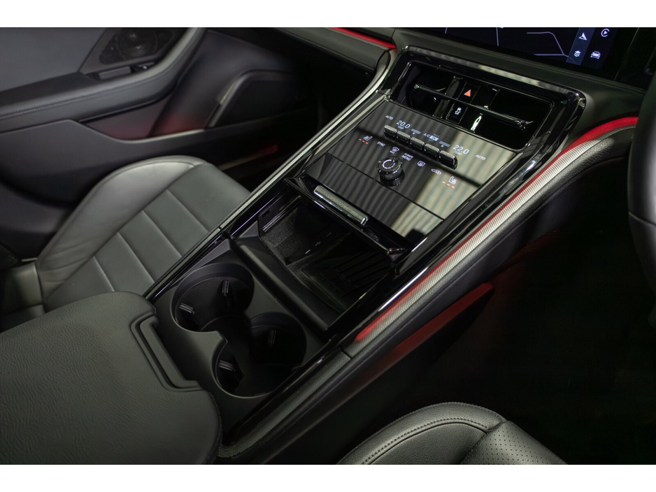 2025 Porsche Panamera - image 18