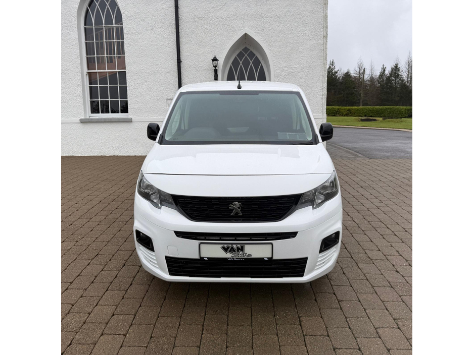 2022 Peugeot Partner PROFESSIONAL PREMIUM BLUEHDI L1 €14,550