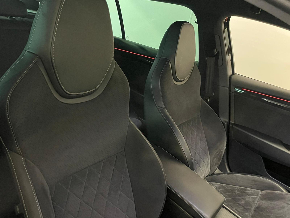2019 Skoda Superb - image 14