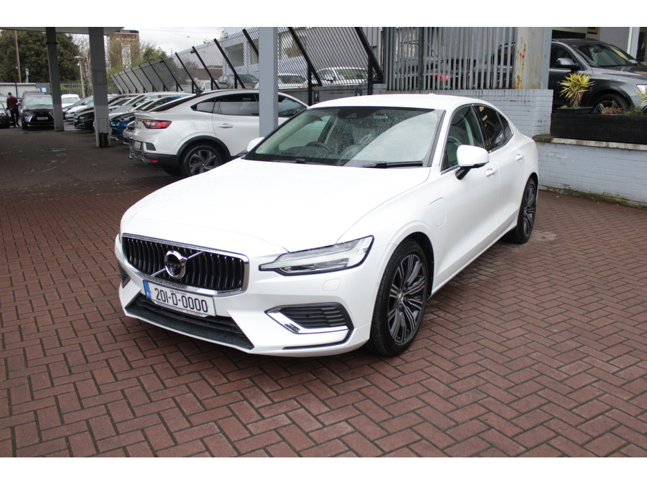 2020 Volvo S60 - image 8