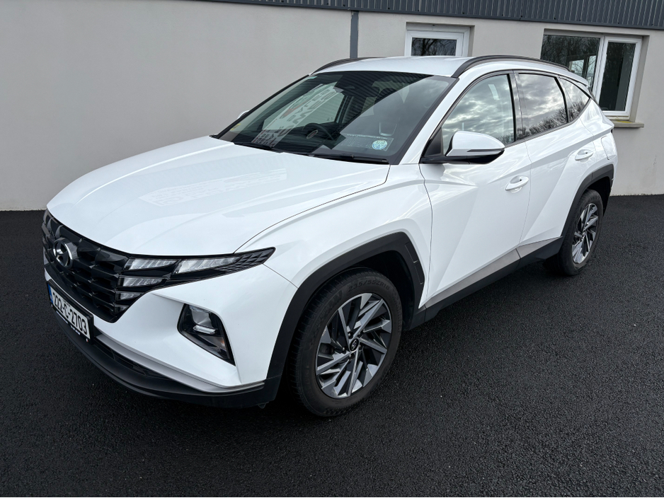 2022 Hyundai Tucson - image 2