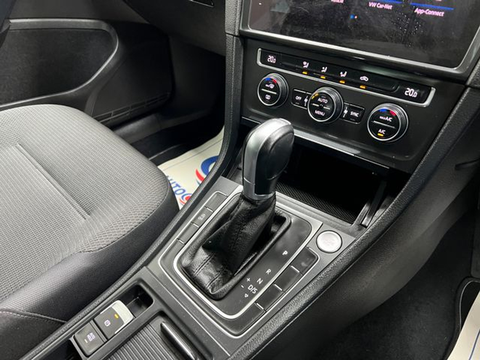 2019 Volkswagen Golf - image 20