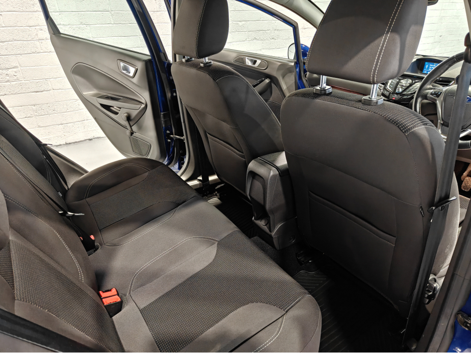 2017 Ford Fiesta - image 15