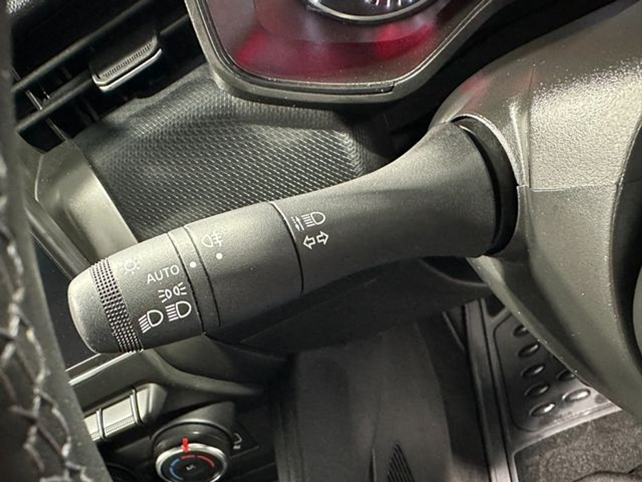 2023 Renault Clio - image 13