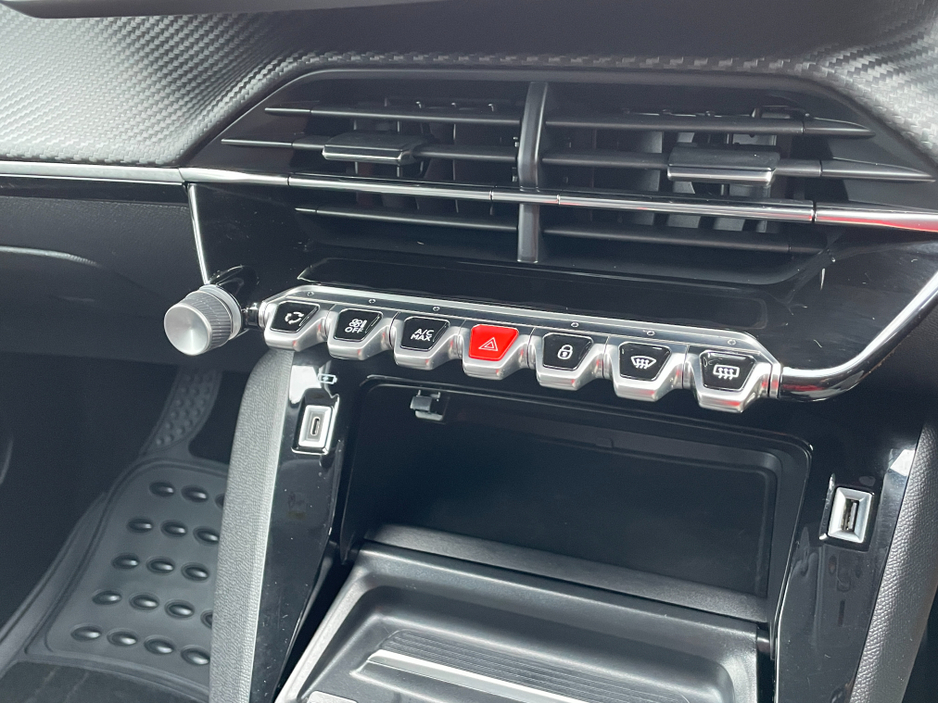 2021 Peugeot 2008 ALLURE 1.2 100 5DR LOW KMS. AS NEW! €17,995