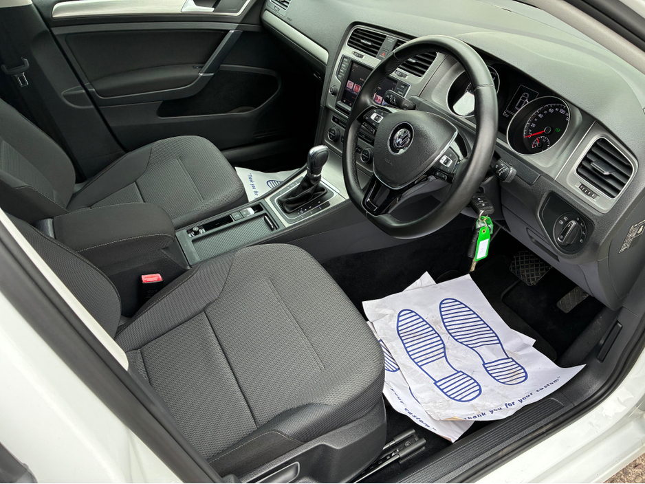 2014 Volkswagen Golf - image 6