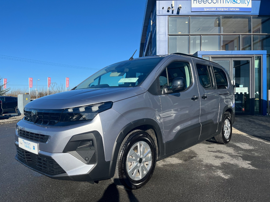 2026 Peugeot Rifter - image 3