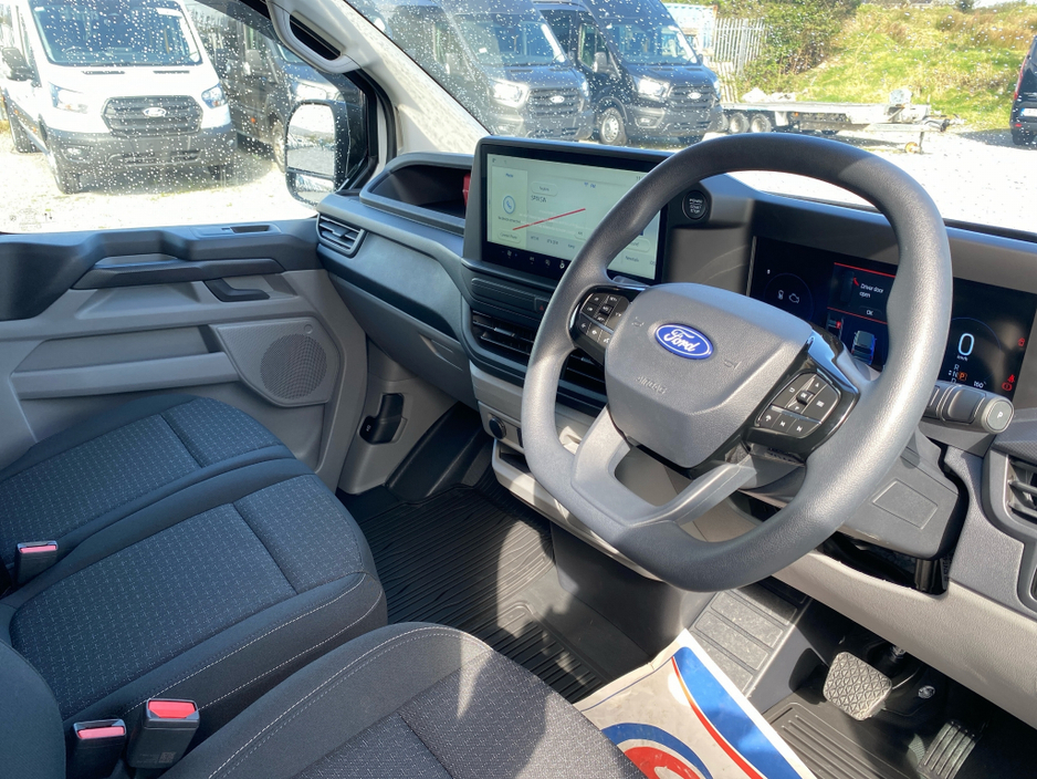 2026 Ford Transit Custom - image 8