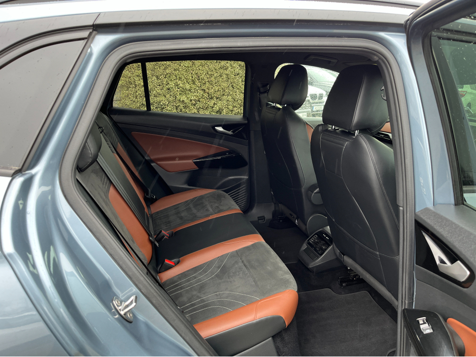 2022 Volkswagen ID.4 - image 9