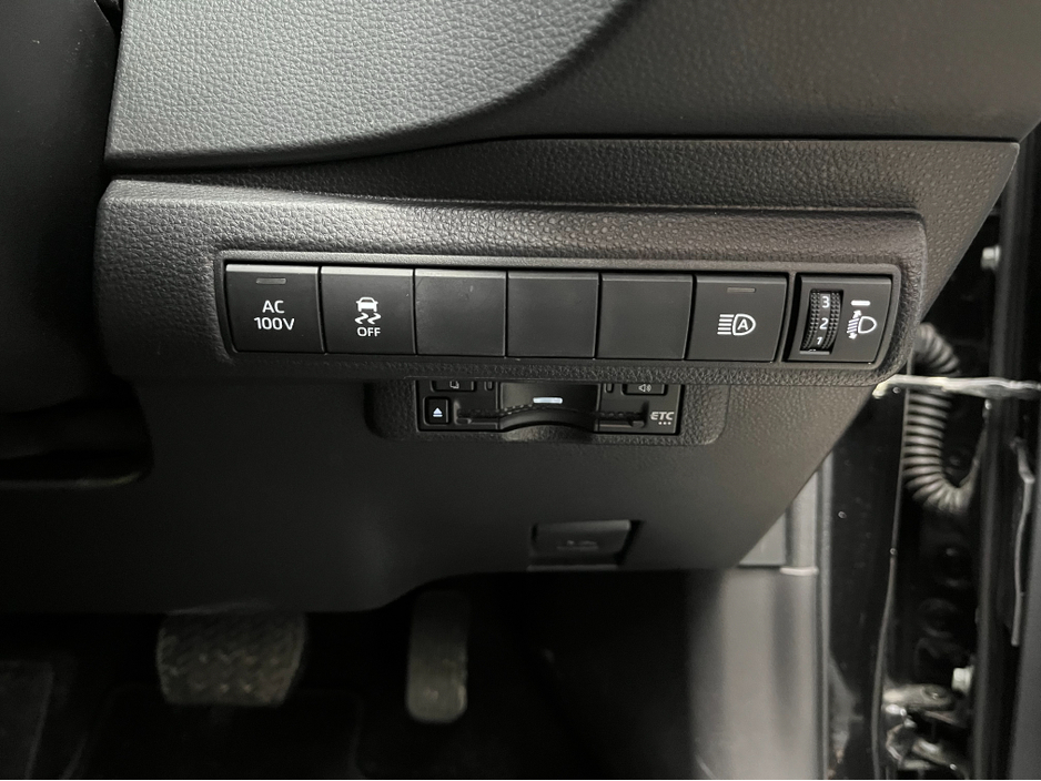 2024 Toyota Corolla - image 10