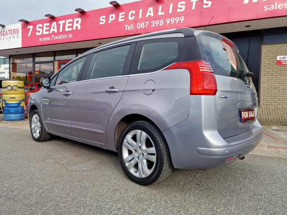 2016 Peugeot 5008 - image 7
