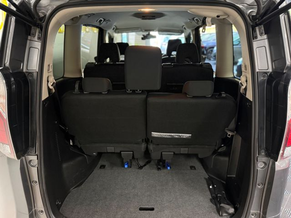 2021 Nissan Serena - image 17