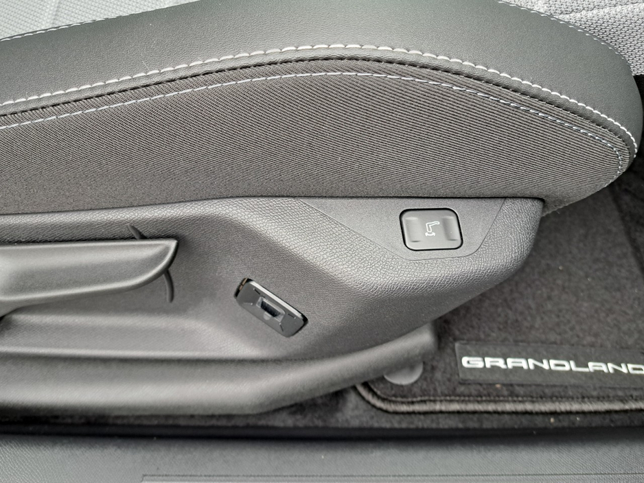 2026 Opel Grandland - image 15