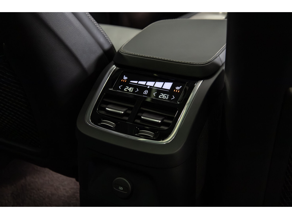 2024 Volvo XC90 - image 16