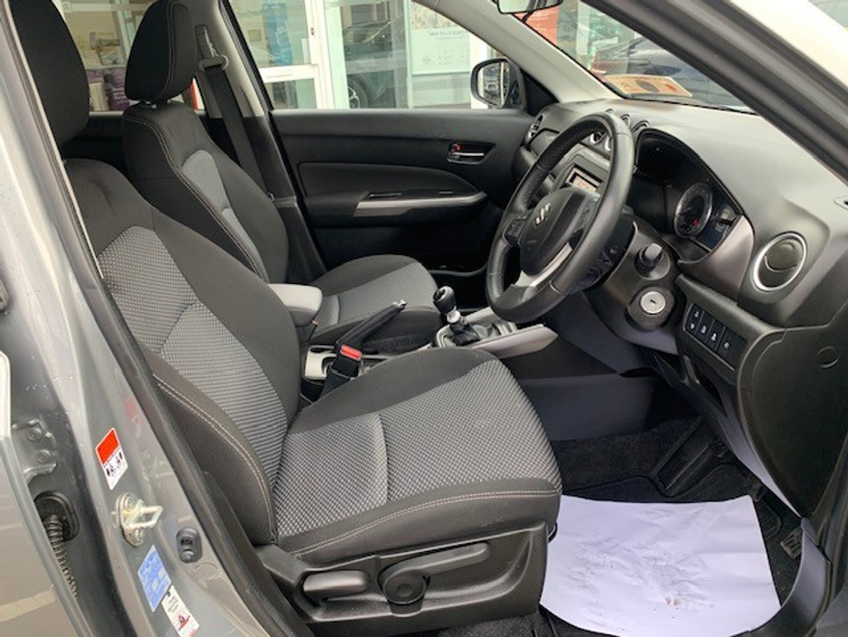 2022 Suzuki Vitara - image 9