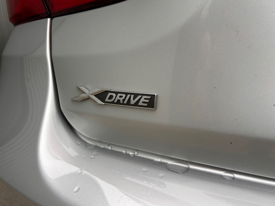 2017 BMW 3 Series - image 20