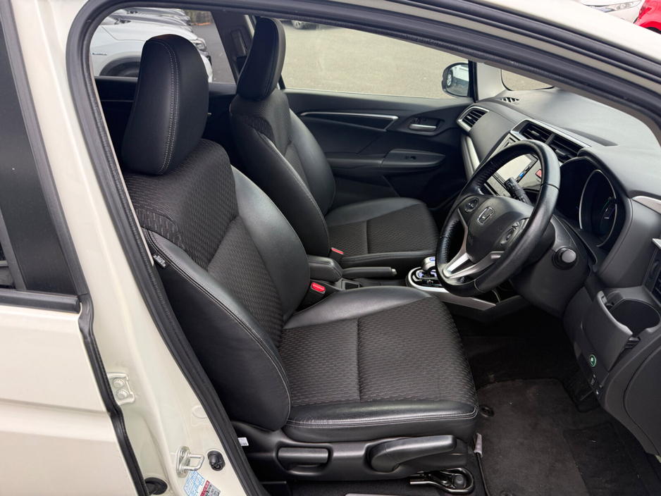 2016 Honda Jazz - image 20