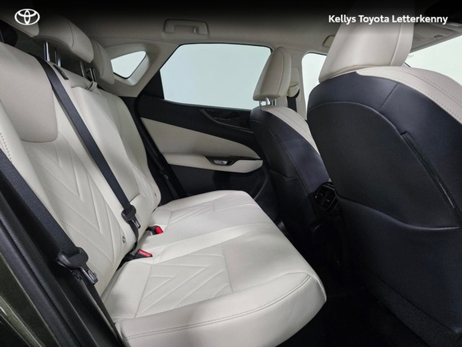 2025 Lexus NX 300 h - image 11