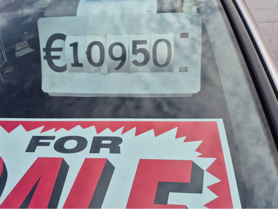 2015 Toyota Rav4 - image 3