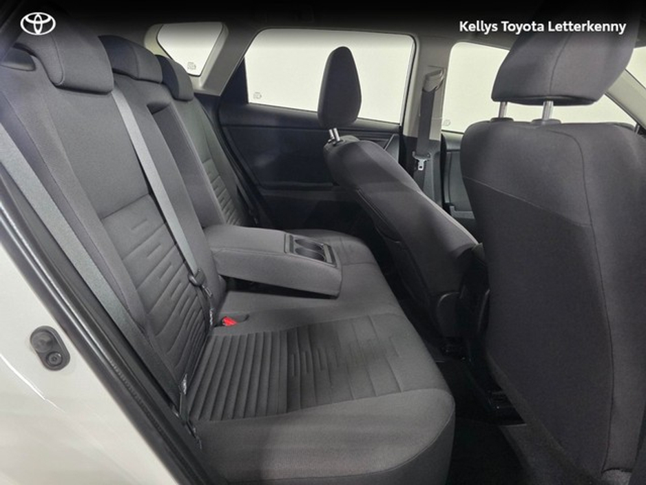 2016 Toyota Auris - image 11