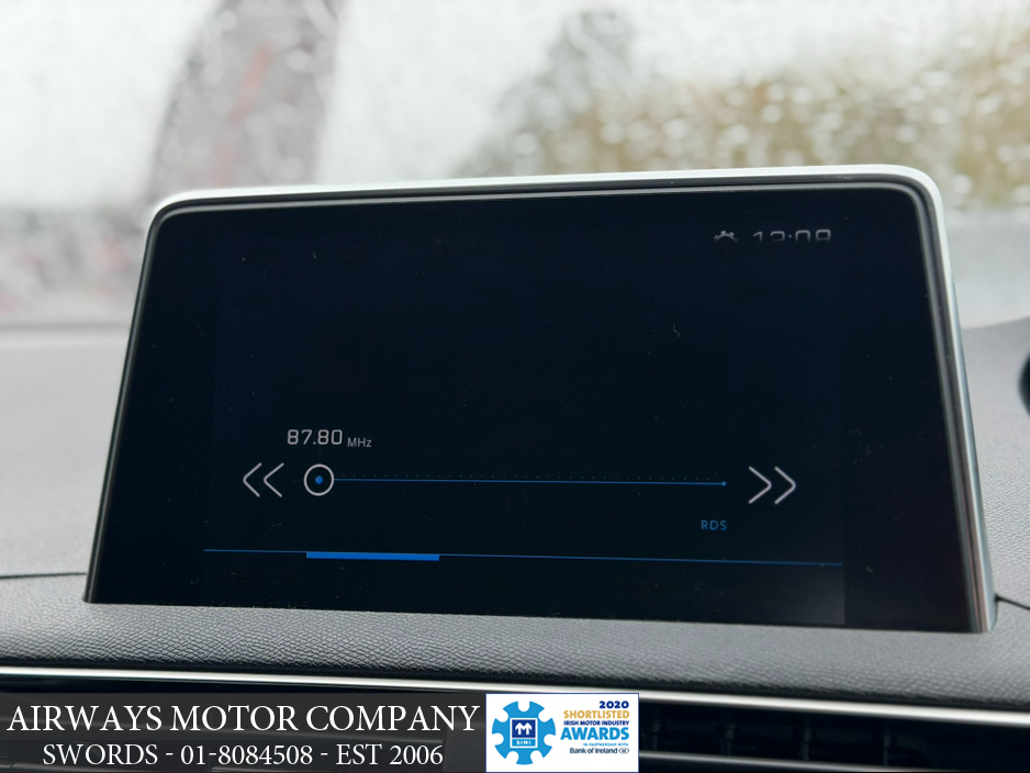 2019 Peugeot 3008 - image 6