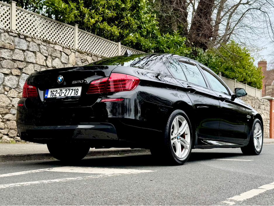 2016 BMW 5 Series - image 8