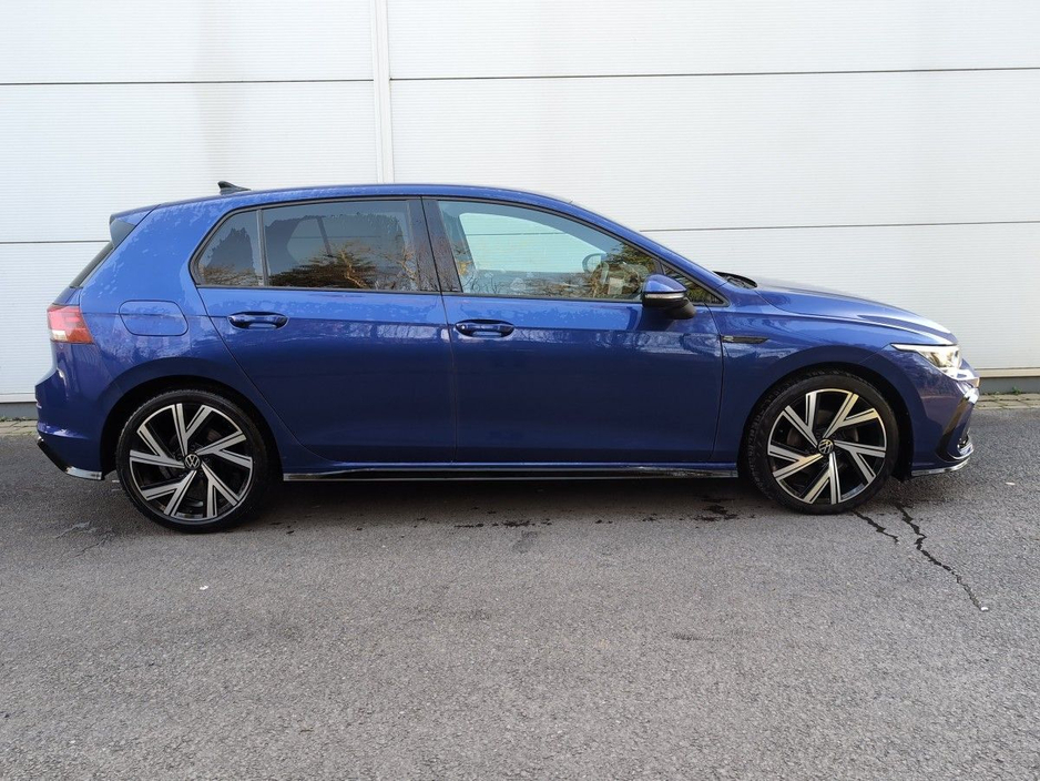 2024 Volkswagen Golf - image 2