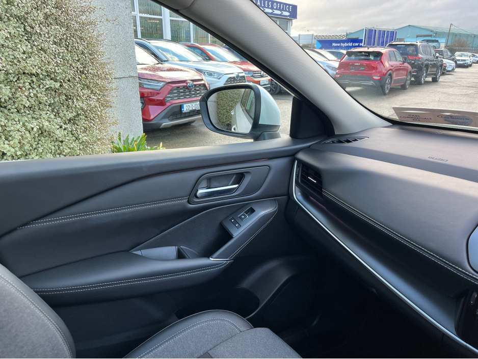 2025 Nissan Qashqai E-POWER SV PREMIUM AUTOMATIC HYBRID 1.5 PETROL //HIGH SPEC//PANORAMIC GLASS ROOF//360 PARKING CAMERAS//ADAPTIVE CRUISE CONTROL// €34,950