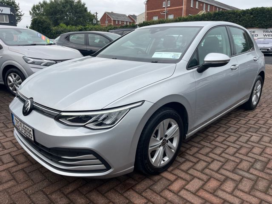 2023 Volkswagen Golf Life 2.0 TDI 115HP 5DR €28,750
