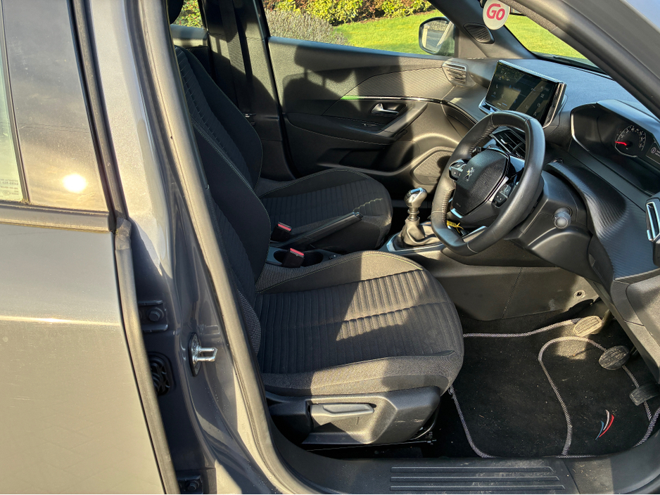 2024 Peugeot 2008 - image 7