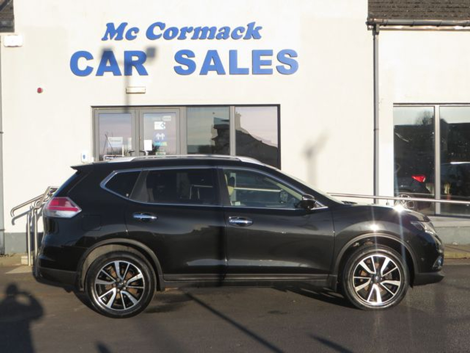 2017 Nissan X-Trail - image 2