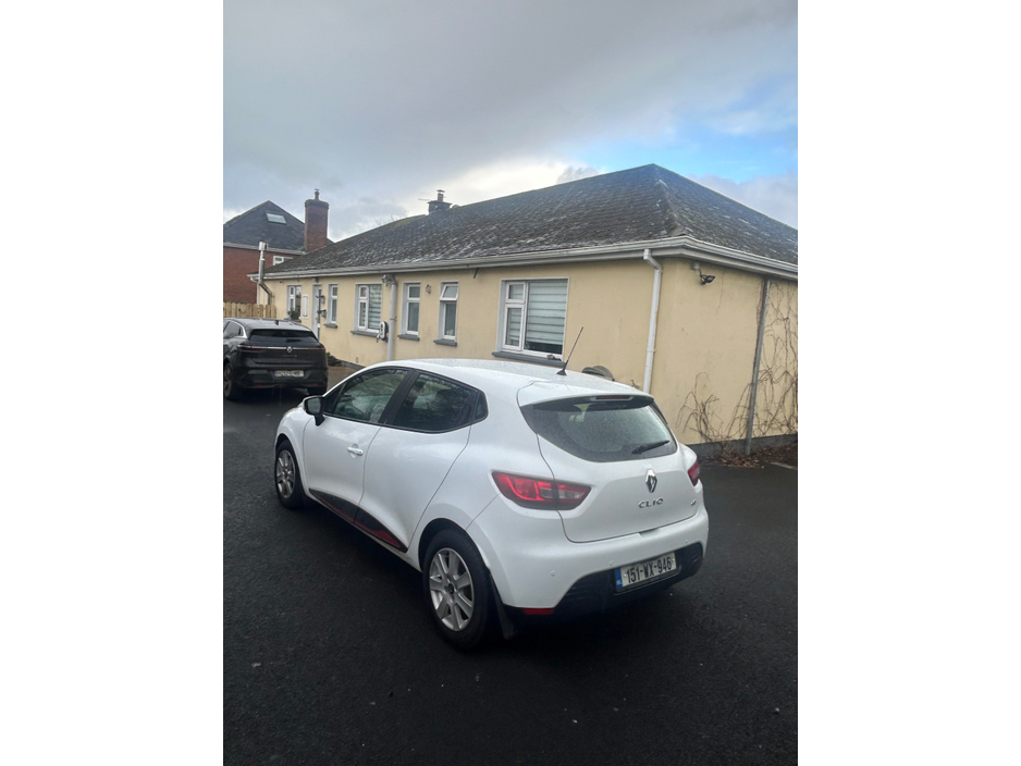 2015 Renault Clio IV EXPRESSION 1.5 DCI 90 4DR €7,800