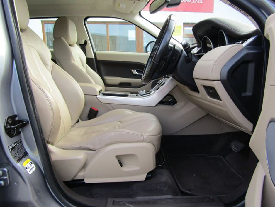 2014 Land Rover Range Rover Evoque - image 12