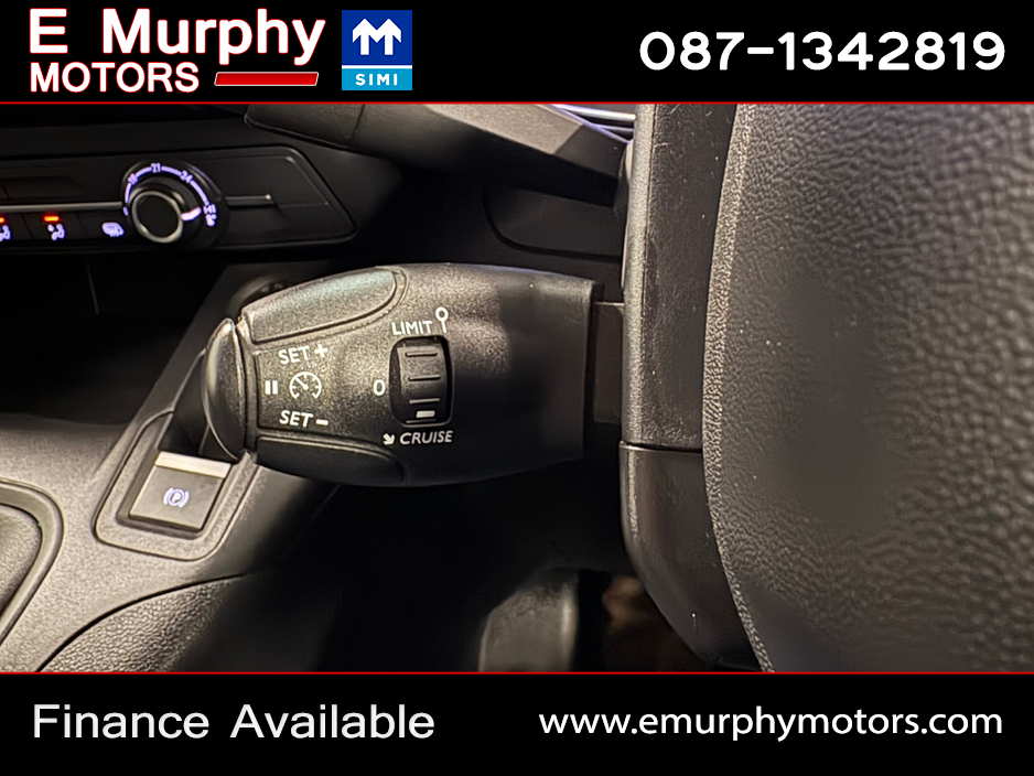 2023 Citroen Berlingo - image 17