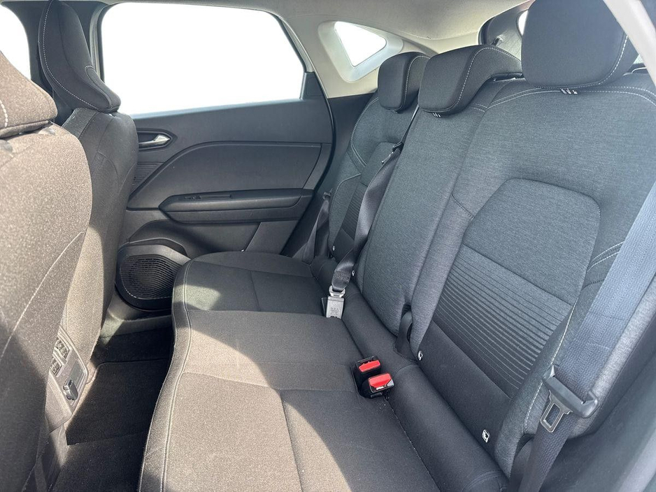 2020 Renault Captur - image 10