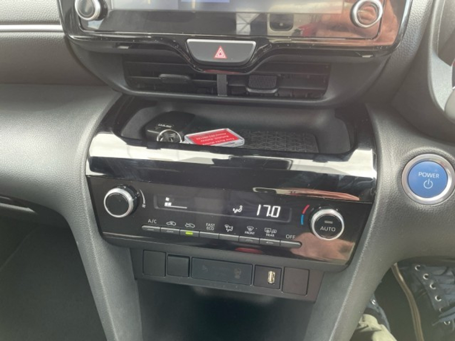 2024 Toyota Yaris Cross - image 14