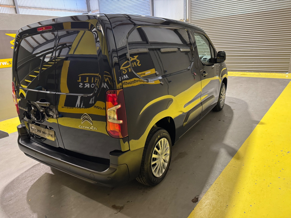 2021 Citroen Berlingo - image 3
