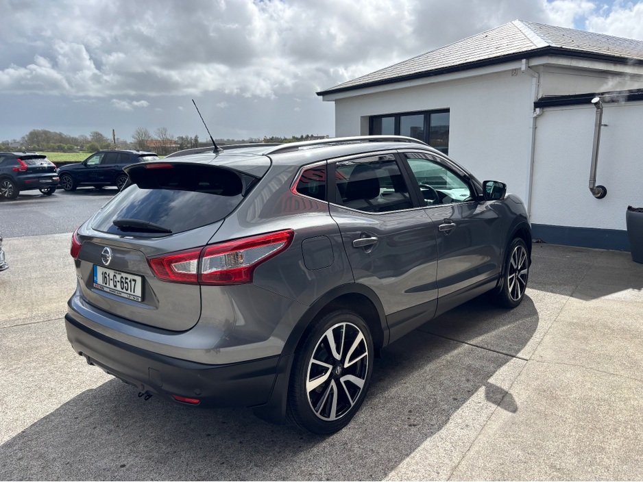 2016 Nissan Qashqai - image 4