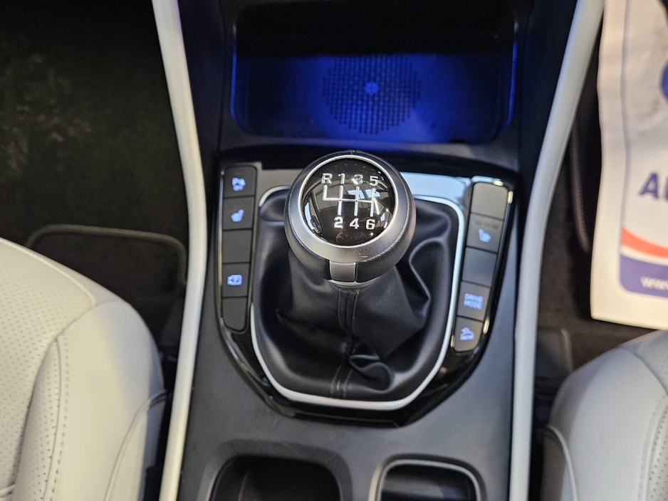 2022 Hyundai Tucson - image 10